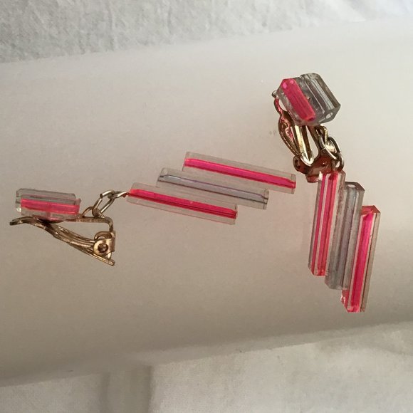 Funky Pink Tube Clip Earrings Vintage - Picture 9 of 14